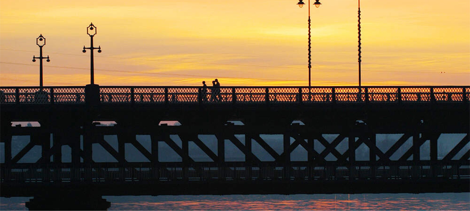 Craigavon Bridge at sunset - Derry Walking Tour with DanyGal, Ireland